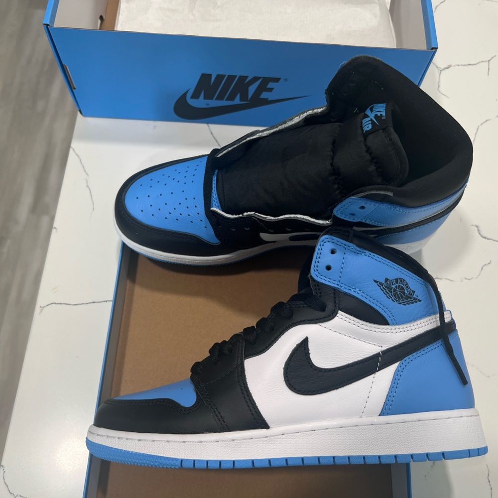 Jordan 1 High OG UNC University blue